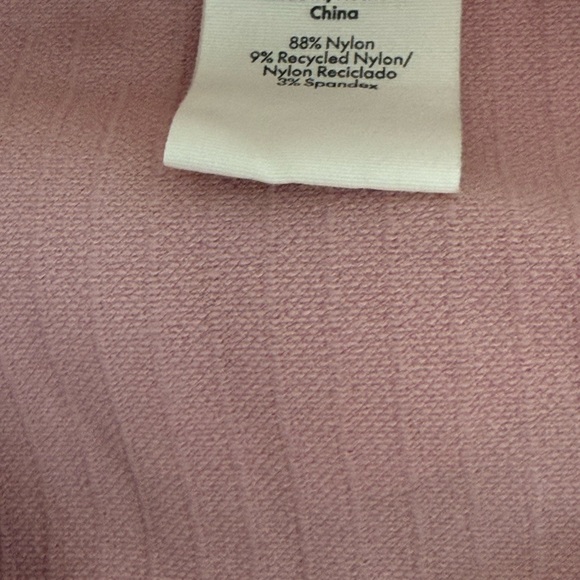 V-Neck Ribbed Pink Top - Picture 4 of 4